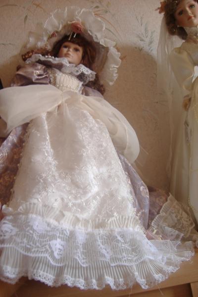 une grande poup�e de collection