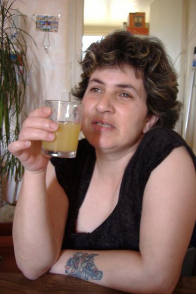 l'invit�e se marre