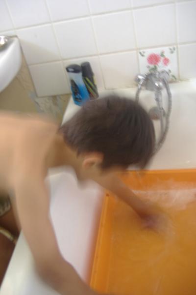 on frotte et elle est propre