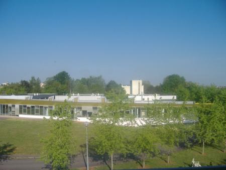 les archives qui se trouve � c�t� du lyc�