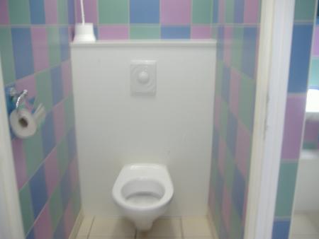 ert juste � c�t� 6 wcs en commun + 2 autres � l'autre bout