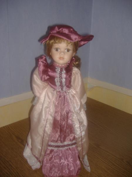 dans sa robe du dimanche elle part 