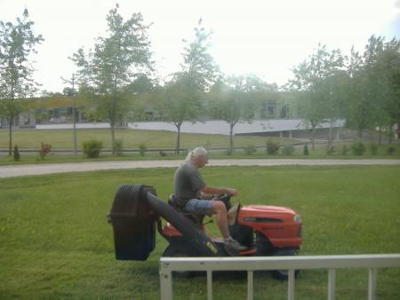 mon ami jean-fran�ois  agent d'entretien dans le m�me lyc�