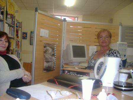 quand les annimatrices d' initial font la pause Caf Hisabelle et Pascale