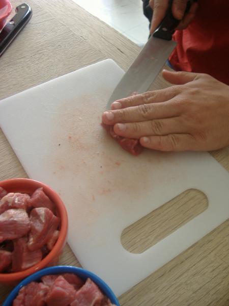 attention on ne se coupe pas le doigt