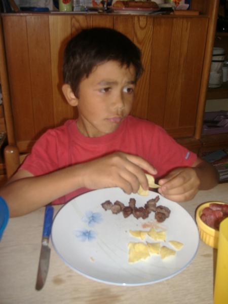 h�! ne regarde pas comme cel� tu en auras encore?