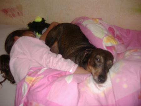 il est tard je fatigue car aujourdhui dudur je vais faire comme ma fille dodo