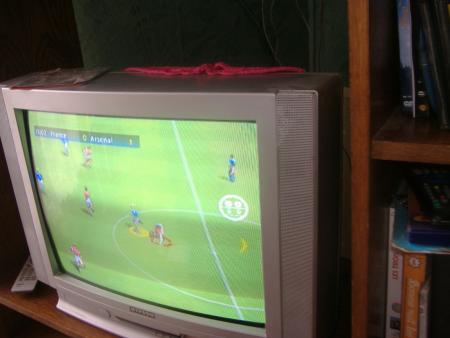 un dimache apr�s midi  les grand jouent � la console