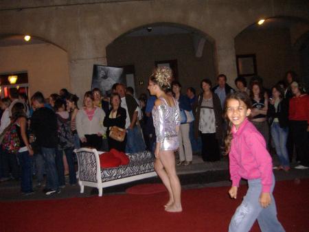 Mais qui voil� : une autre petite fille