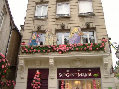 une maison qui faisait l' ongle de la rue